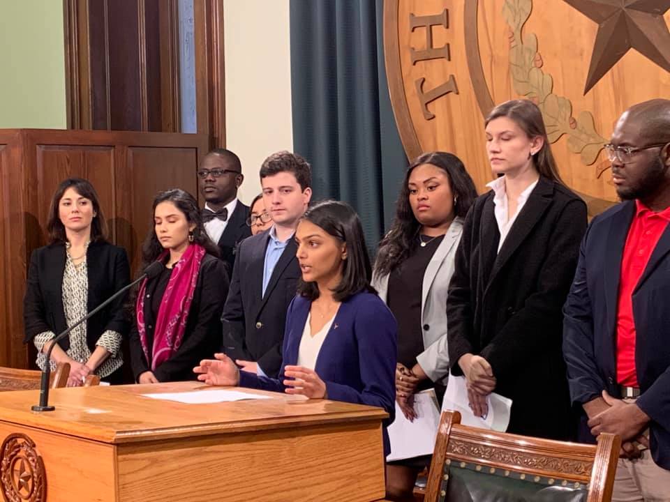 GinaHinojosaTX's tweet photo. Students should have the opportunity to vote easily & often. Today, students across TX came together in support of HB375 which would require a polling location on public college campuses w 10k+ students. I'm honored to carry their bill but this effort is student made & driven. https://t.co/wCyPVZMgKU