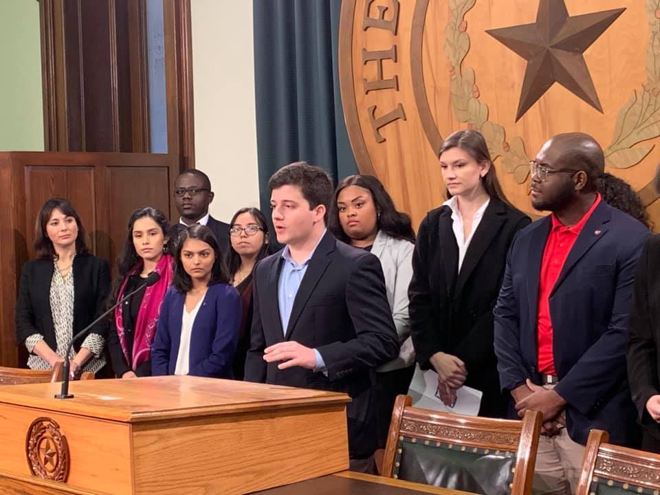 GinaHinojosaTX's tweet photo. Students should have the opportunity to vote easily & often. Today, students across TX came together in support of HB375 which would require a polling location on public college campuses w 10k+ students. I'm honored to carry their bill but this effort is student made & driven. https://t.co/wCyPVZMgKU