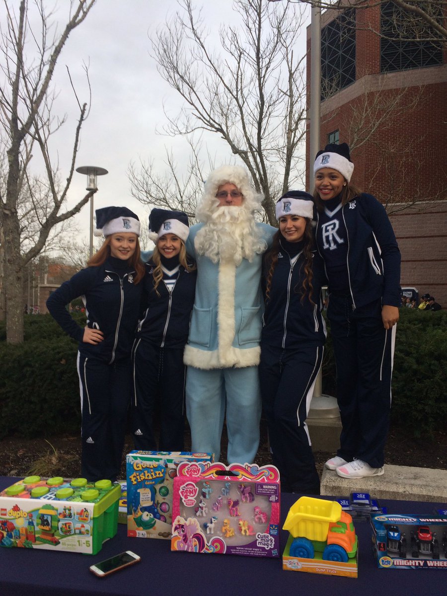 JKitch33's tweet photo. @GoRhodyRams @CoxComm Go Rhody!! PC v URI last year. https://t.co/qMd7yzvrwh