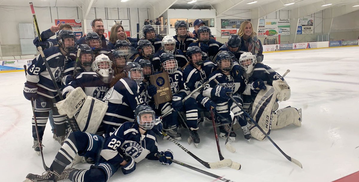 amp_hudson's tweet photo. Hudson girls varsity hockey take down the Eau Claire Stars 3-1!! #statebound #Coli https://t.co/9bBHejsZ0a
