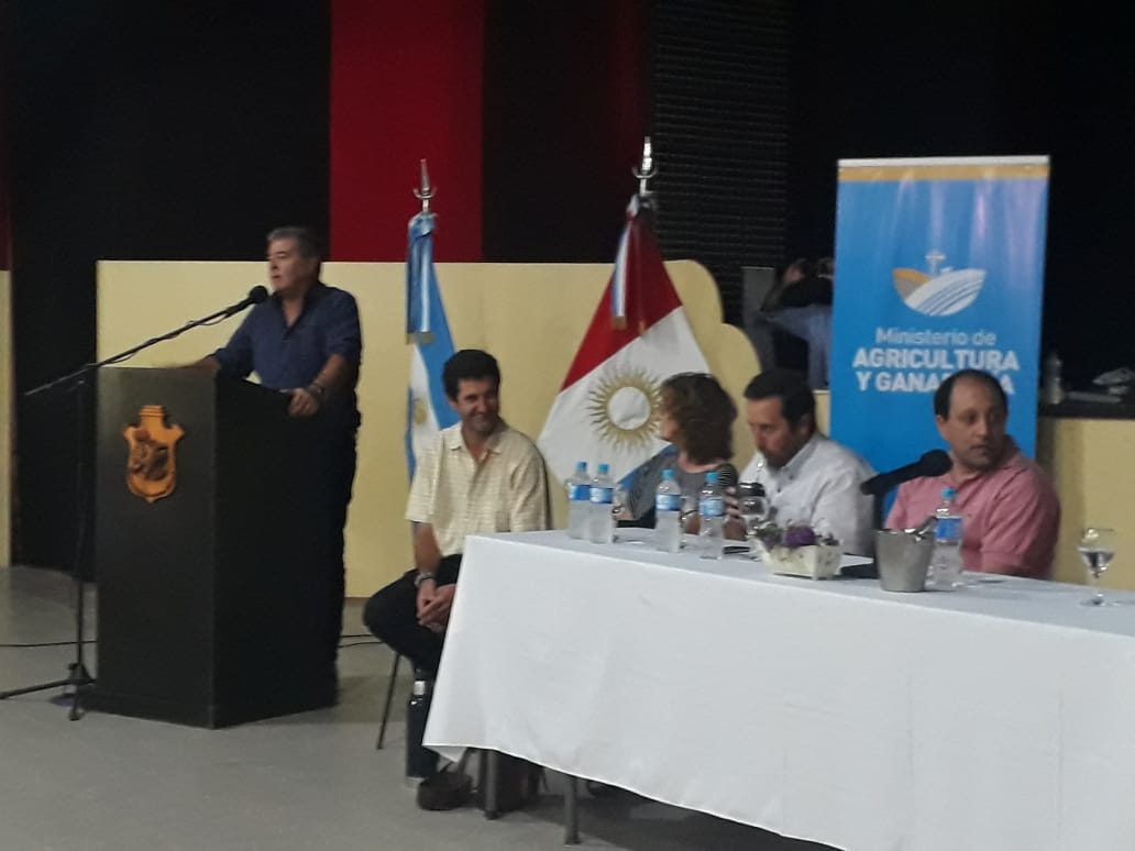 El Mtro. <a href="/SergioBussoOK/">Sergio Busso</a> junto a su equipo técnico y autoridades locales entregaron aportes no reintegrables a 57 productores que validaron prácticas de la anualidad 2018 del programa de #BPAs