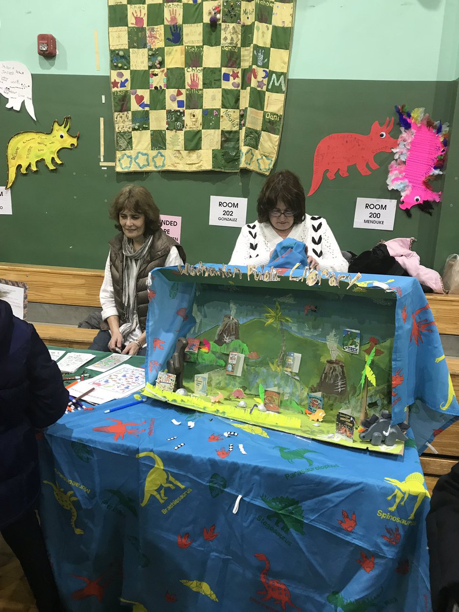 AnnaRudowsky's tweet photo. #BookFairNight Great turnout! Lots of fun! @WeehawkenTSD @al_orecchio @DWS_PTA @FAmato53 https://t.co/rYrcYitZt7