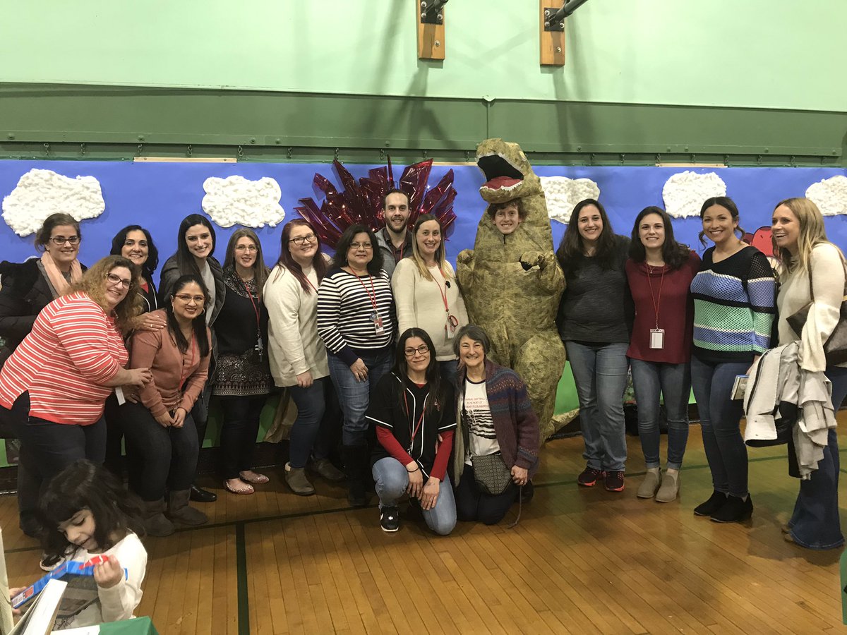 AnnaRudowsky's tweet photo. #BookFairNight Great turnout! Lots of fun! @WeehawkenTSD @al_orecchio @DWS_PTA @FAmato53 https://t.co/rYrcYitZt7