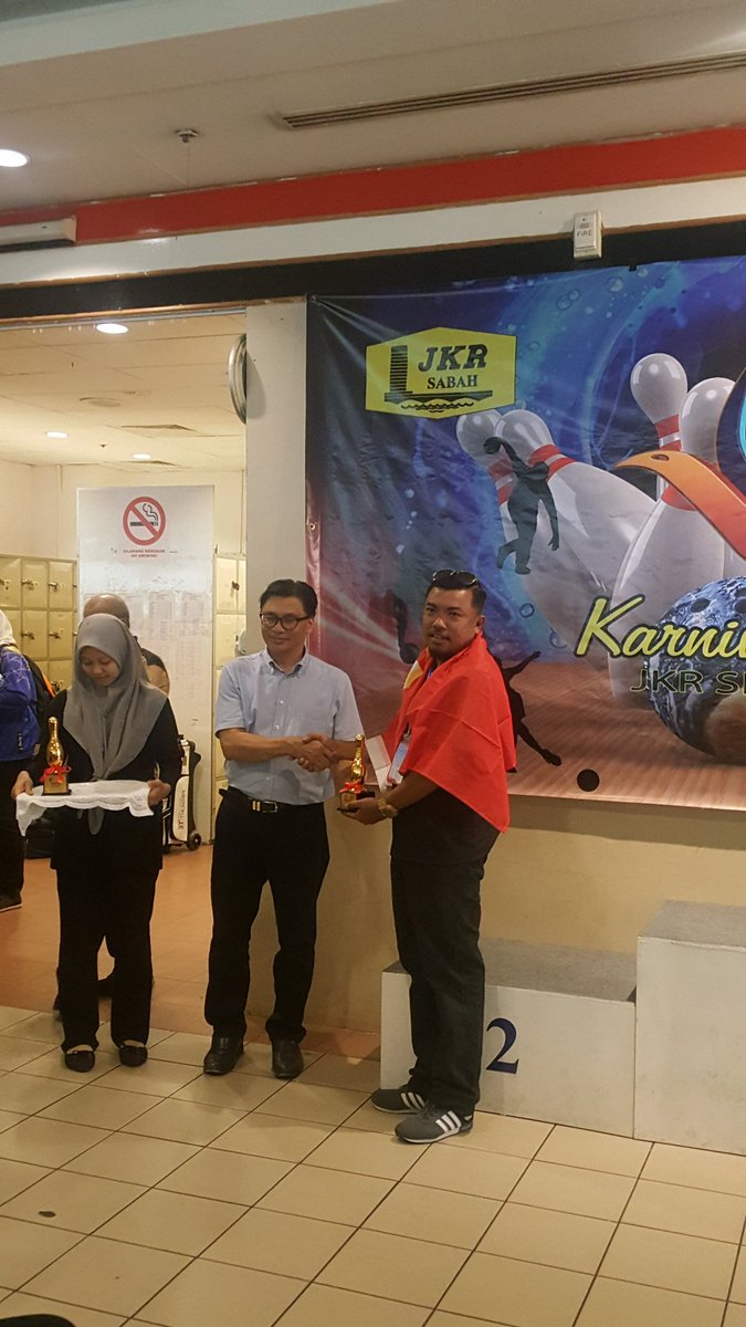 Hari pertama kejohanan boling tenpin sukan jkr malaysia di sabah. jkr kedah memenangi tempat kedua kategori lelaki <a href="/rosnizahg1/">rosnizah</a> <a href="/IrWanMHilmi/">Ir Wan M Hilmi</a> <a href="/JKRElektrik/">Cawangan Kejuruteraan Elektrik Ibu Pejabat</a>