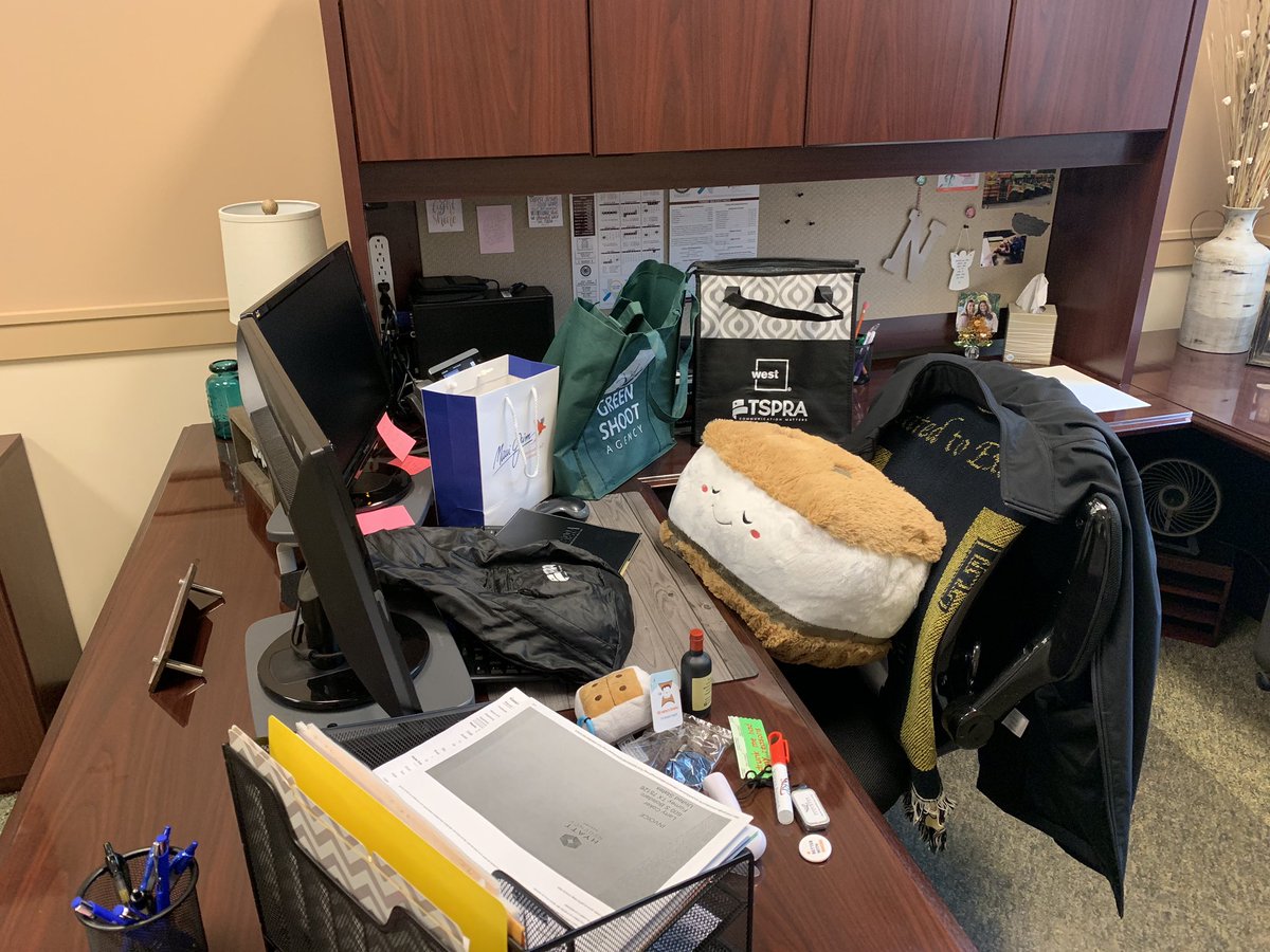 kzastoupil's tweet photo. Our assistant held down the for while we were at #tspra19 #campcommunication, but took today off. No worries. Smorino filled in! @SmorePages #tspra19 https://t.co/ESbZ7xDI57