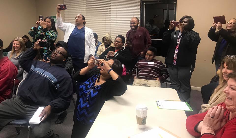 Mississippi4H's tweet image. Love this! Every parent wanted a picture of their winner in the @LeeCoExt 4-H public speaking cloverleaf and junior divisions! #MS4H #MSUext