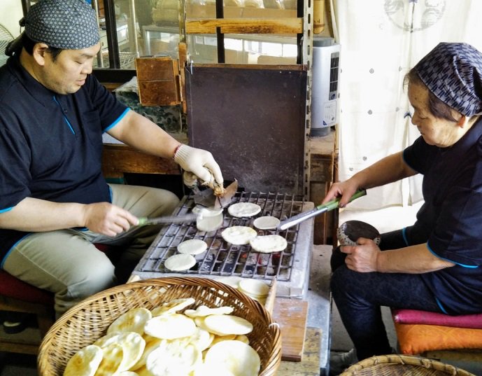 ishikawa_senbei's tweet photo. 小惑星探査機「はやぶさ2」の
タッチダウン成功
おめでとうございます🎊

初号機のカプセル展示の時は
相模原のJAXAまで見に行きました！

諦めない心が素晴らしく
目が離せないですね✨

私も頑張らなくては(*^^*)

今日は醬油つけしています🍘

https://t.co/Imo44JJ16o https://t.co/l7VUith6vp