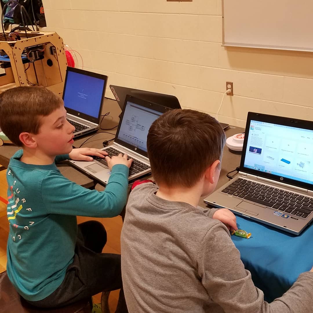 acceleratekid's tweet image. We're having an awesome time at Hawkins Elementary and their STEAM Night! So many future creators checking in to explore game design, robotics, and 3D printing! #creatingfuturecreators #steamnight #stemkid