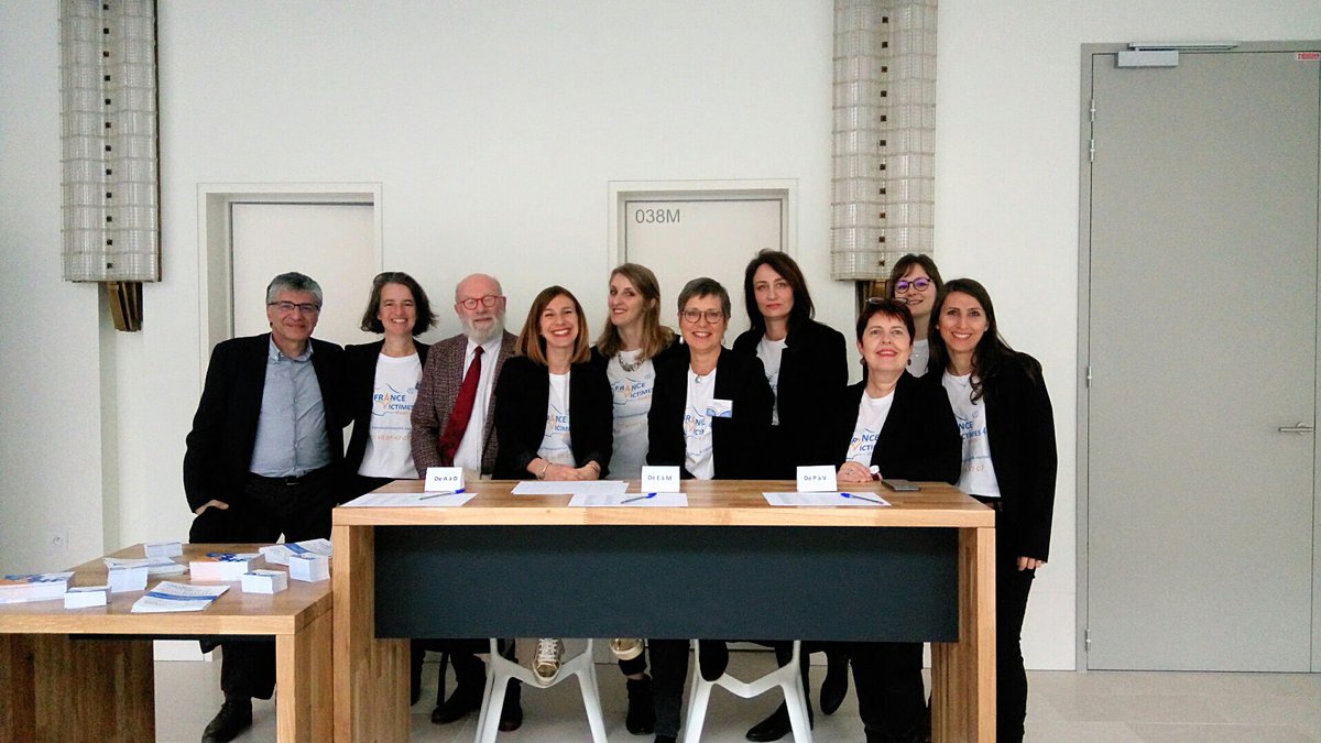 DormegniesC's tweet photo. Un très joli souvenir des 30 ans de l’association même s’il manque une des salariées de l’association sur la photo  (@VBothua) merci enclore à Robert Cario @IFJR_officiel et Antonio Buonatesta #Mediante  et à tous les partenaires présents pour cette soirée anniversaire #22fevJEV https://t.co/R7qqnFR46j