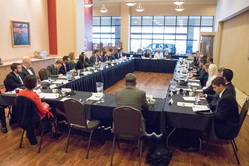 ORBankers's tweet photo. Today our Education Foundation hosted a roundtable with students from @uoregon to talk about career paths in banking. Special thanks to the diverse group of bankers who presented on topics ranging from lending to IT to wealth management. #FutureBankers https://t.co/Gm4u81GLZK https://t.co/eFkfh3Y18d