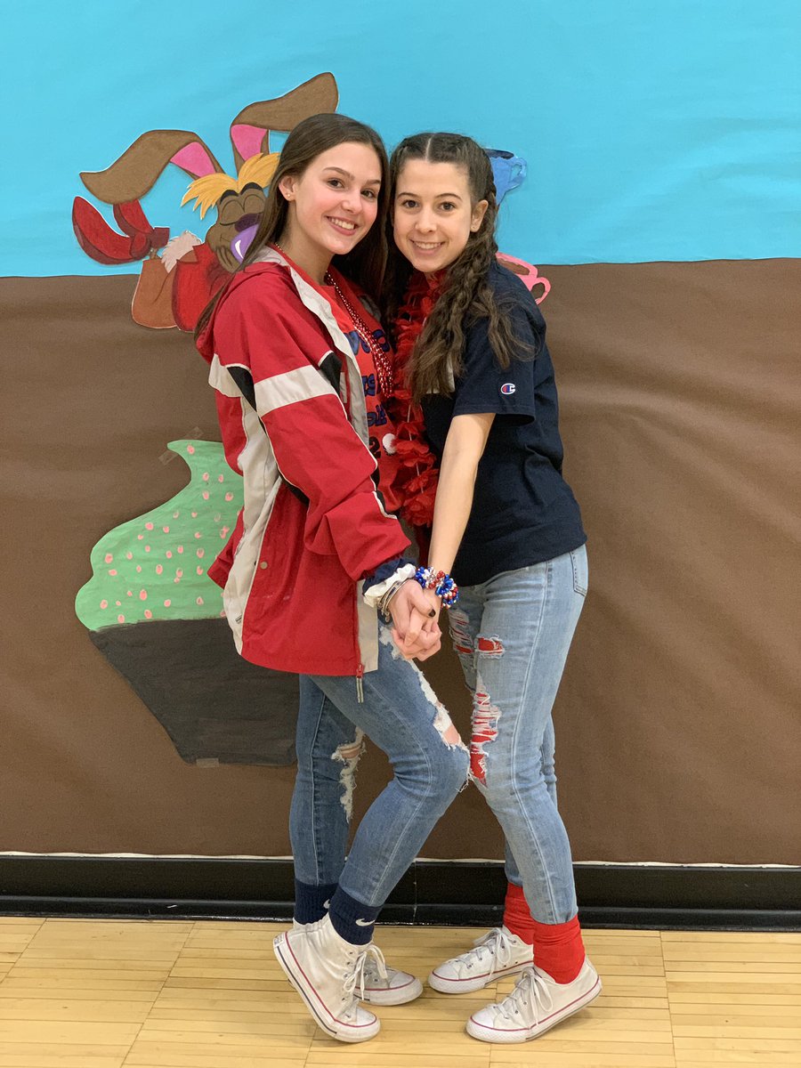 irgramlich's tweet photo. red white and blue day♥️💙 @fhspatriots #fhs21 https://t.co/gjn1uJUQkU