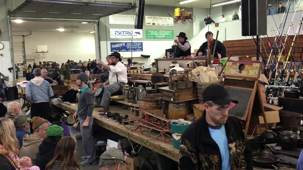 thepanhandler1's tweet image. youtu.be/TXHPhhhksDg February 22 “pre-auction” auction. About 125 pieces being auctioned tonight. Tomorrow 500+. At Dinky’s Auction Center in Montgomery, Indiana.