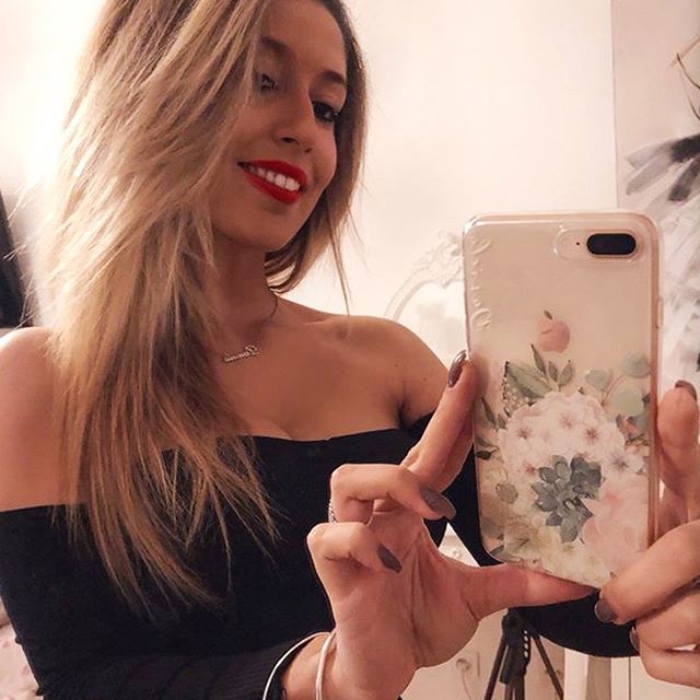 hanohanogram's tweet photo. Happy and smile everyday! ✨
@danielalexandracc
Link in BIO
.
.
.
.
.
#iphone8plus #iphone8pluscase #hanogram #hanogramcase #flower #simple https://t.co/nSvbf4PHJ5