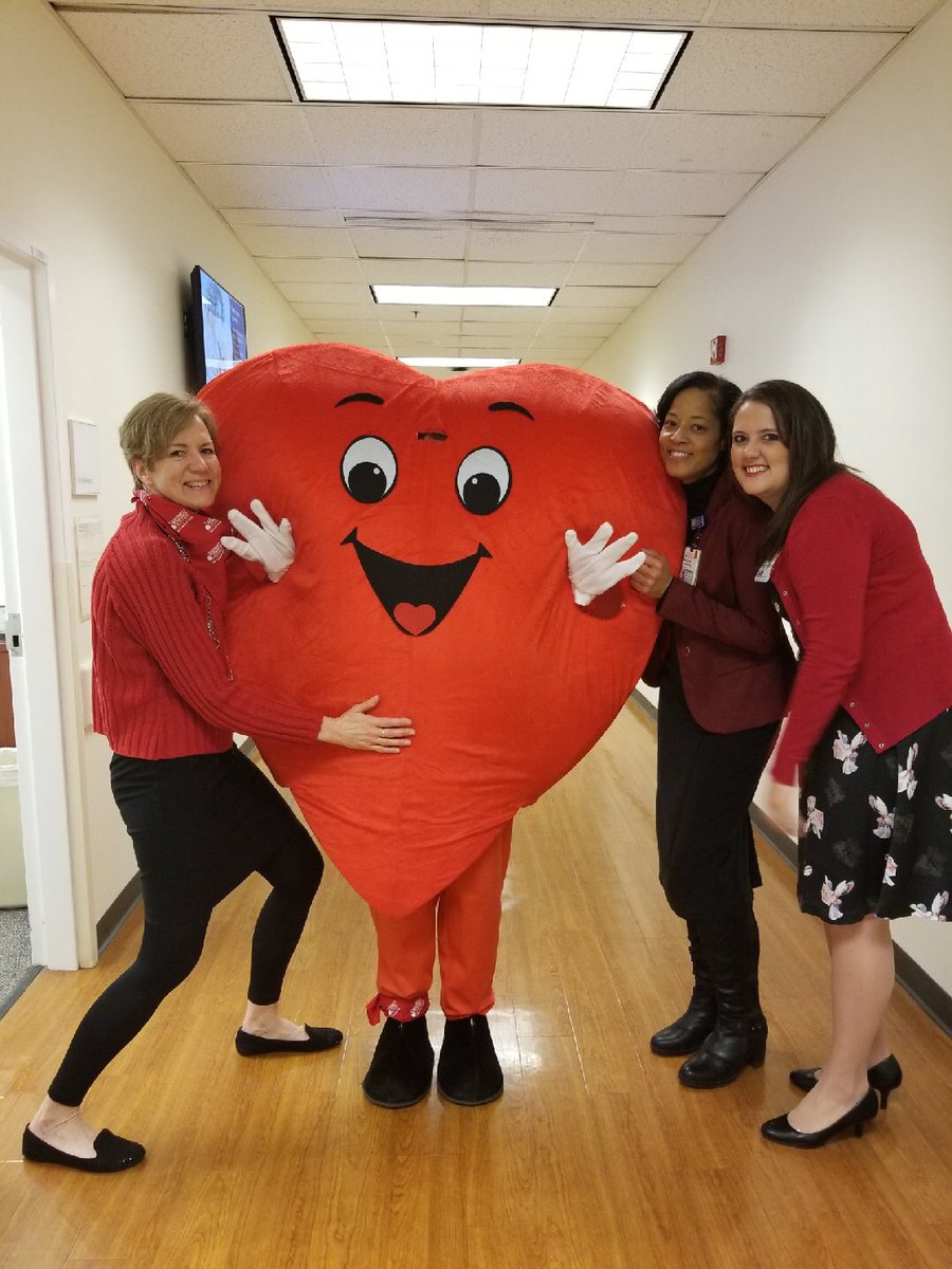 heatherlily1161's tweet photo. Happy Heart Valve Awareness Day from the best team ever @uvahealthnews !!!❤️ #uva #valveday #valveteam https://t.co/g874g6qVo8