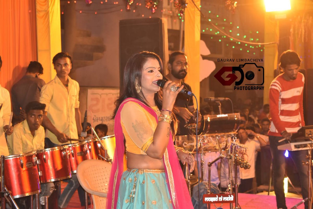 KajalMaheriya's tweet photo. Live Pogram In Amhedabad
LINK:- https://t.co/Dbtx0WCpGn
https://t.co/I667HofQww
https://t.co/uP34RXRHQk
#KajalMaheriyaOfficial #KmDigital #Live #LiveRasGarba #WatchingYouTube #Link #Kajal2019 #Km #Group #Marriage #BabaModhera +919924282783 https://t.co/PZ73IuHwKT