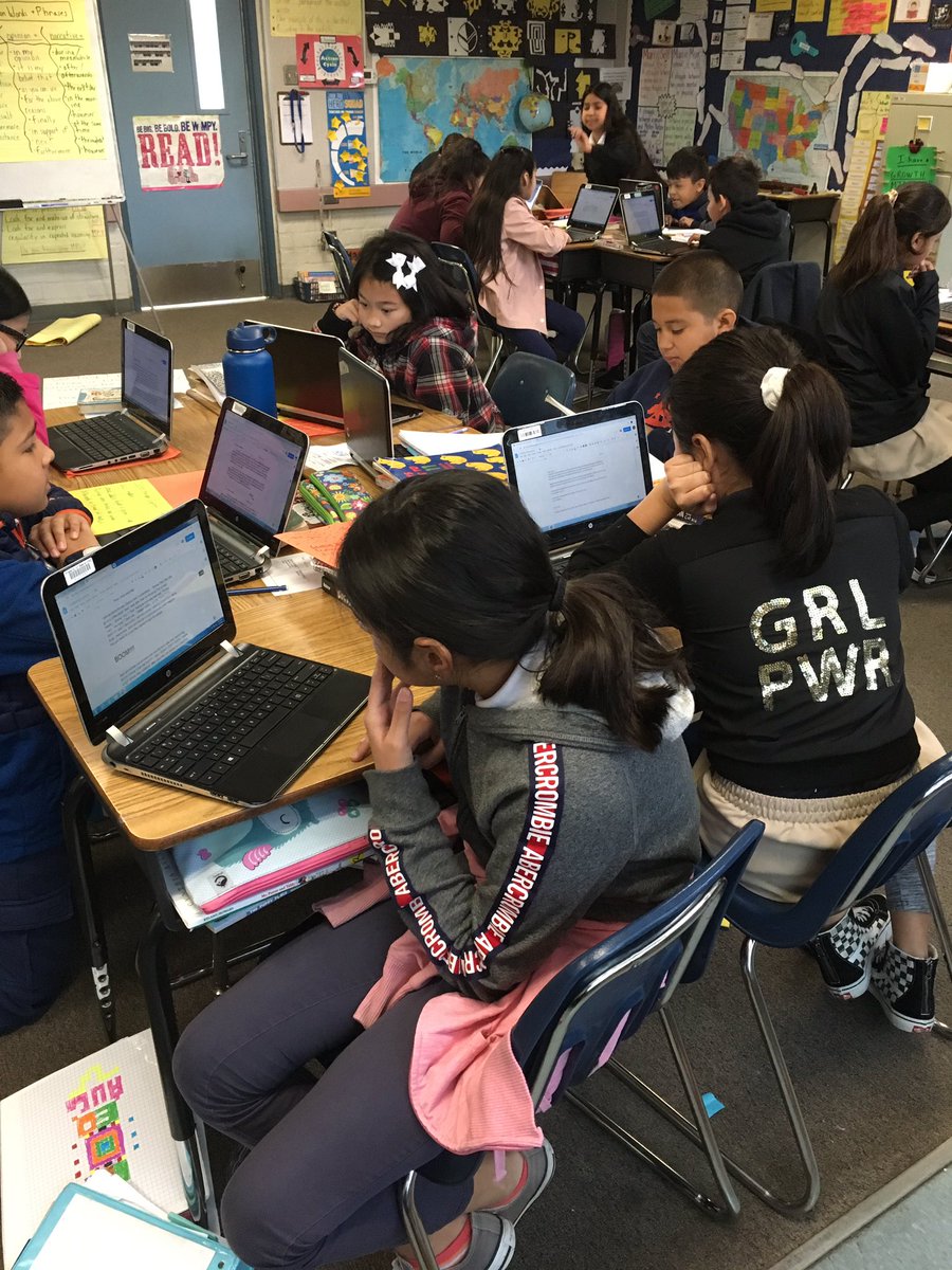 MaxwellTeam17's tweet photo. Peer editing our historical fiction writing. Students rotate seats at their teams and read each other’s work. #welovegoogledocs
#writersrock!
@MrsTateMaxwell
@MaxIBPrincipal https://t.co/ZiQW7cJfNZ