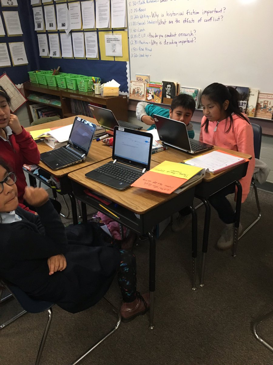 MaxwellTeam17's tweet photo. Peer editing our historical fiction writing. Students rotate seats at their teams and read each other’s work. #welovegoogledocs
#writersrock!
@MrsTateMaxwell
@MaxIBPrincipal https://t.co/ZiQW7cJfNZ