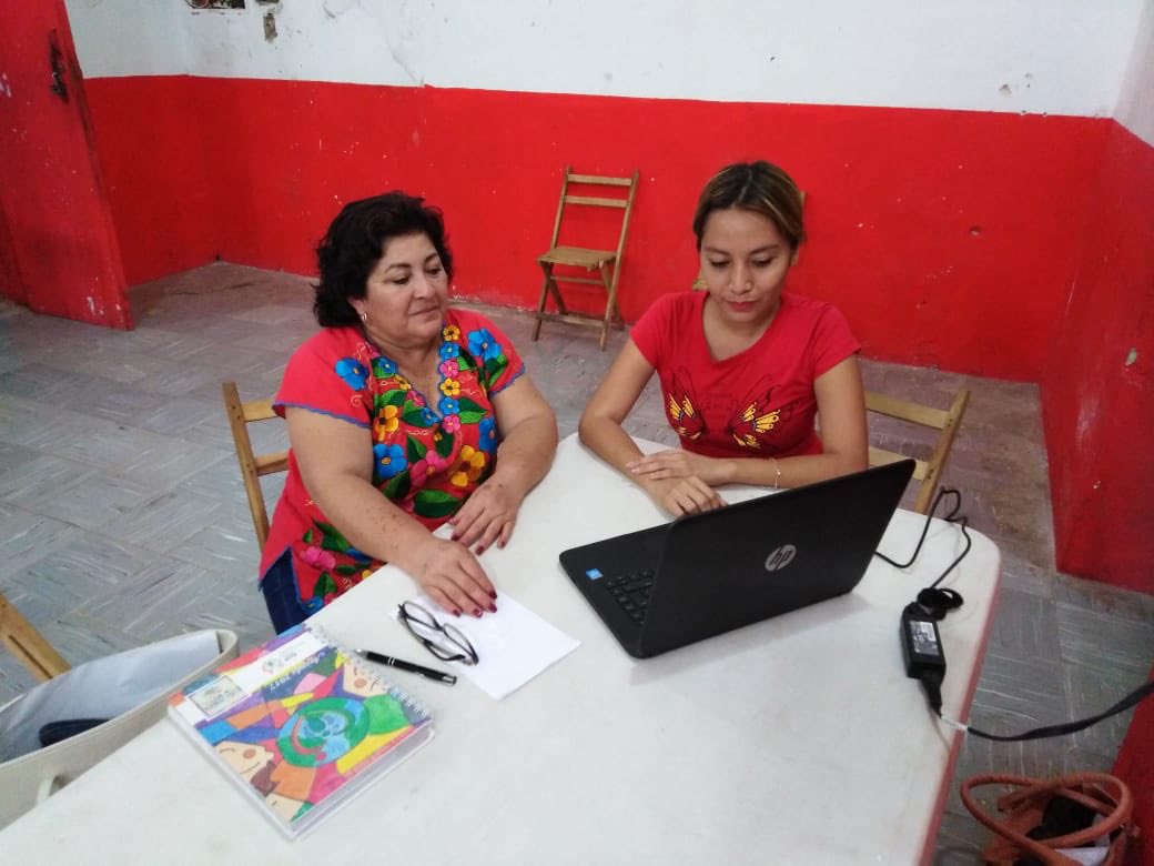 ONMPRICAM's tweet photo. Las alumnas de la #2AGeneracion del #ENMPRITenabo con su #CoordinadoraMunicipal, #PatriciaAndreaItché se encuentran reunidas para recibir asesoría de la #EscuelaMujeresPRI.
#SomosPRI
#LaCausaNosUne https://t.co/dHqoVg1jlX