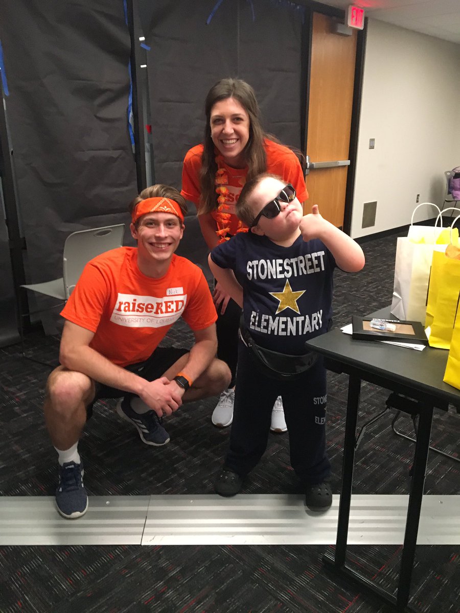 ali_maier's tweet photo. Orange team best team 🍊🧡 #raiseREDhunt 10, 12, 18 https://t.co/LZpe5XXUBo