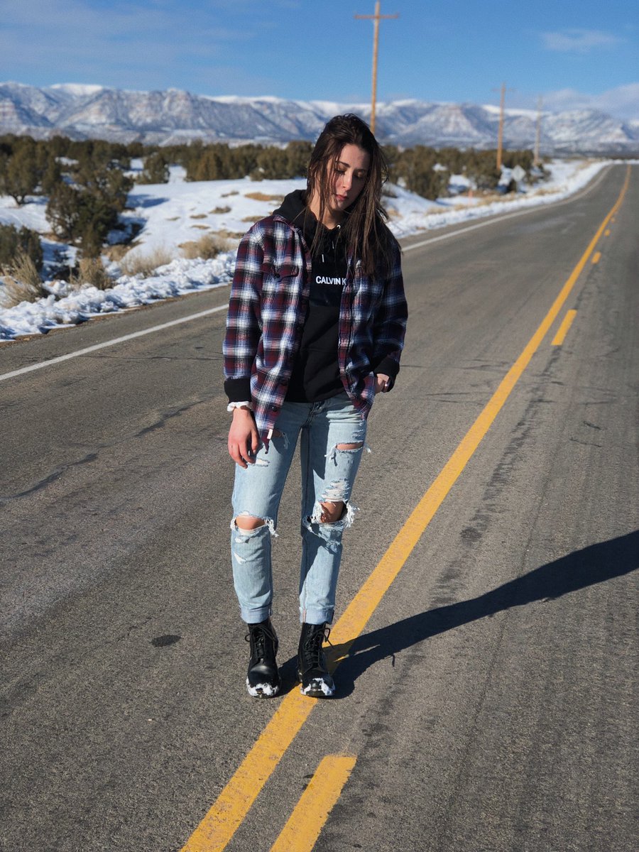 _baileeanderson's tweet photo. 🛹 https://t.co/c3auhjW9Qt