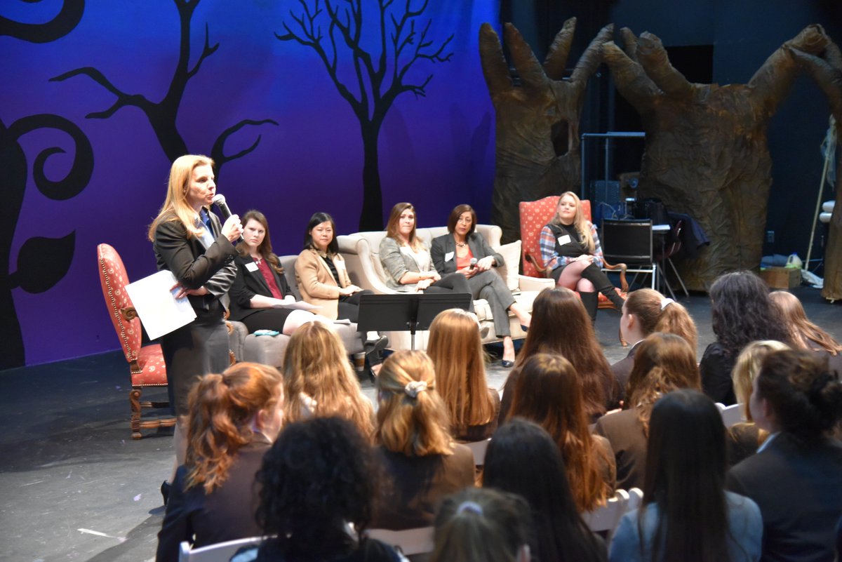 Truly wowed by the 30+ amazing (and accomplished!) alums who came home to #500Bellefontaine today to share their working-world wisdom. 🙌❤️👊 We are so grateful and proud and inspired by your career journeys! #careerday #alumnaeinaction #womenleaders