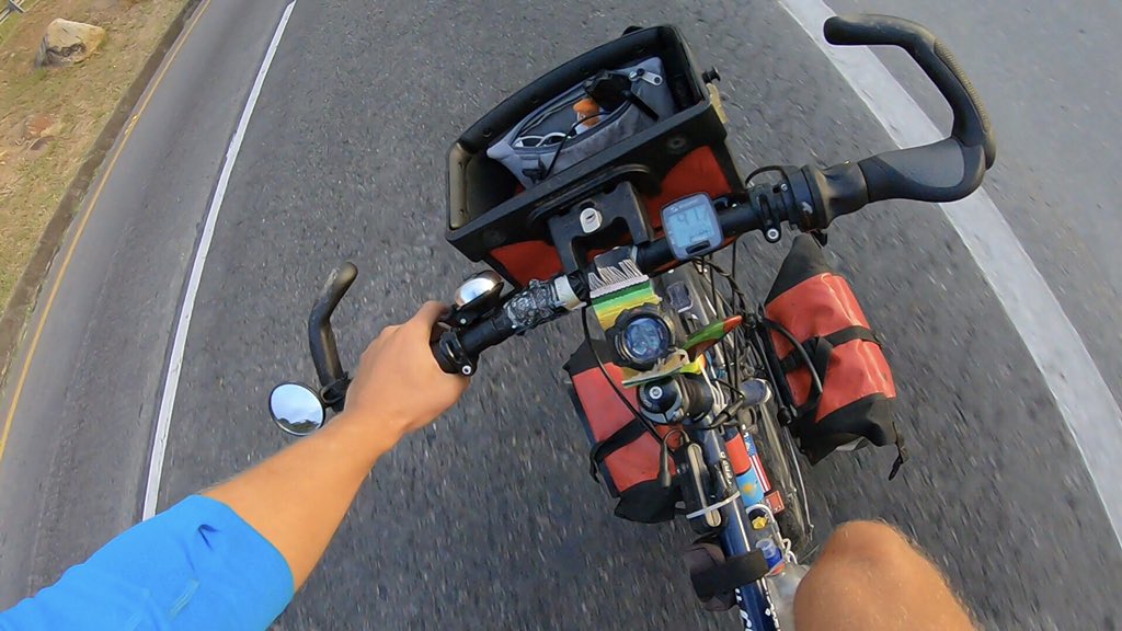 thomas2508's tweet photo. Viel ist in den letzten Tagen geschehen aber nun bin ich endlich auch auf den Straßen Kolumbiens unterwegs.🇪🇨🚴🏼‍♂️😁

#G9toAmerica #Tag148 #79km https://t.co/80R7cBfZVh