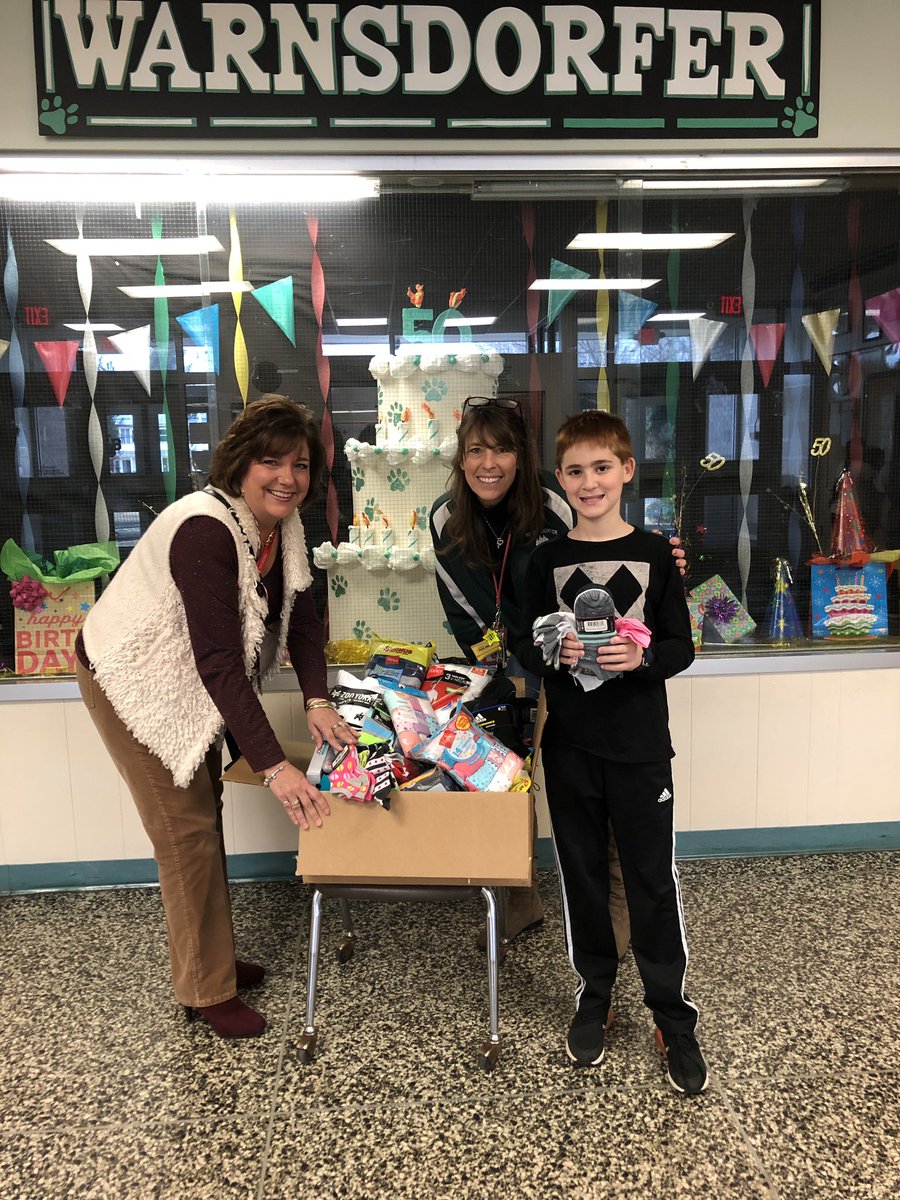 _EB_learn_teach's tweet photo. So proud of you!! #GivingBackToTheCommunity #PassionProject @WarnsdorferEB @EBPublicSchools https://t.co/rJLMRwey9Q
