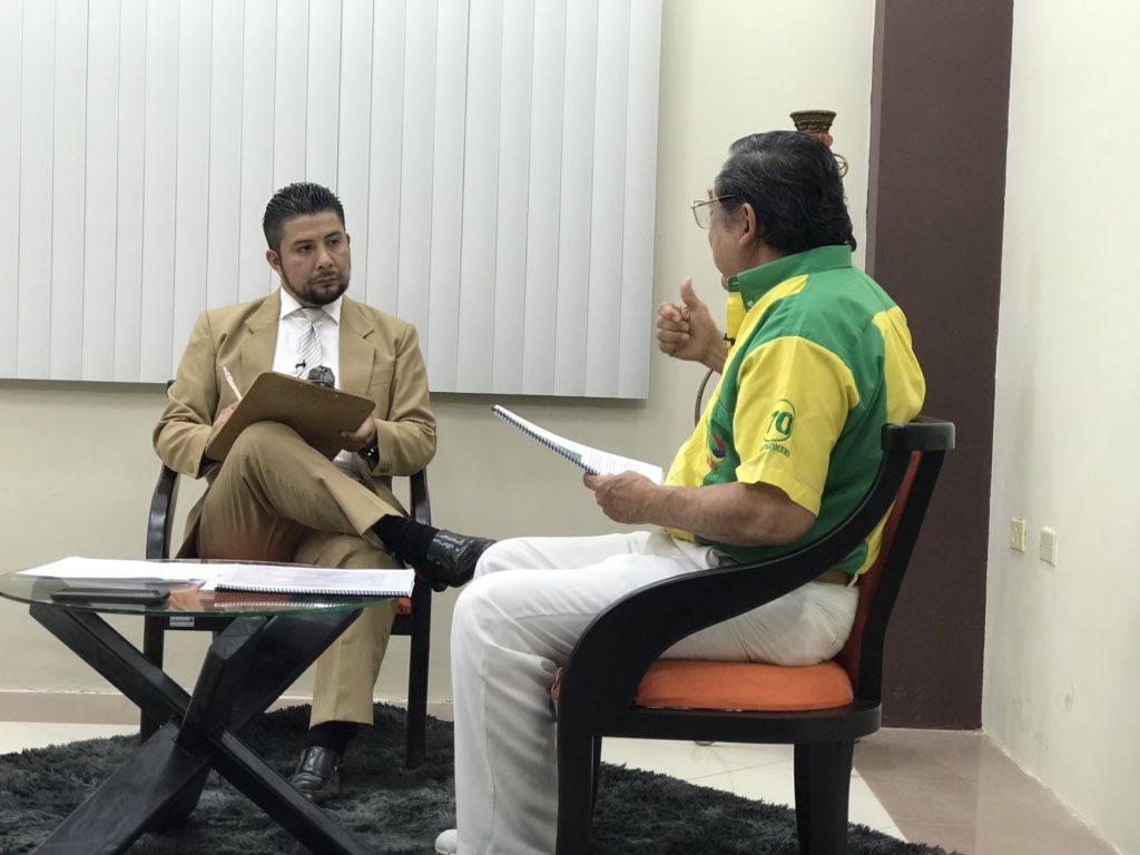 #ElPrefectoAmigoEnMedios | Hemos hecho mucho por #SantaRosa y la gente lo sabe, asfaltamos más de 60Km, construimos el centro de hemodiálisis, mejoramos el acceso a las parroquias, invertimos en educación, con nosotros regresa el desarrollo y progreso para #ElOro.