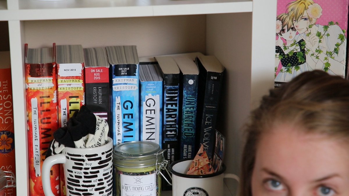 Editing my bookshelf tour like... ππ