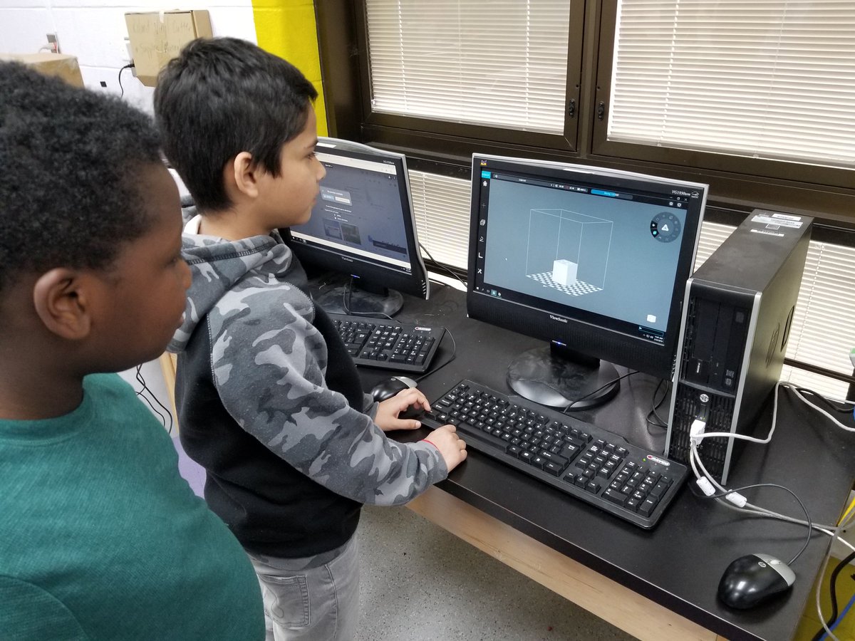 AskMrBoan's tweet image. Students learning how to use @Afinia3DPrint after identifying a problem (losing pencils) and designing prototype pencil holders for @IDEALabWRMS #MakerSpace #MakerEd #ProblemSolving #reynproud @rcsdooi