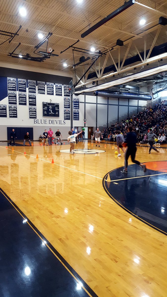 MrSimmsAP's tweet photo. Teachers finally go down in dodgeball against the seniors! #glcshs #no3peat https://t.co/ypmHWinE5s