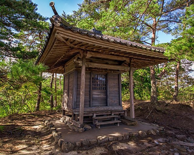 danbriese_'s tweet photo. Small Shrine on Oshima Island, Matsushima.
.
.
.
#shrine #oshima #matsushima #oshima #wood #latergram #日本 #japanfocus #lovers_nippon #visitjapan #japanlife #nihon #japantrip #team_jp_ #nippon #lifeinjapan #cooljapan #instajapan #ilovejapan #japanlove… https://t.co/hQCv8w7rhL https://t.co/FoRfn9pv63