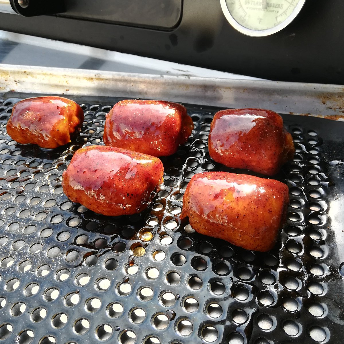 ChillyH2OSmoker's tweet photo. Beautiful day for a little competition chicken! https://t.co/cTSs7RkriG