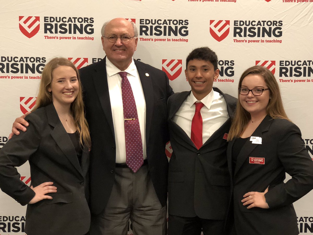 bekkahitz's tweet photo. Through Educators Rising I have been given the amazing opportunity to use my voice to advocate for Career and Technical Education at many different conferences and events to help show that there is power in student voice. #EdRisingWeek19 https://t.co/T0goxCxoJH