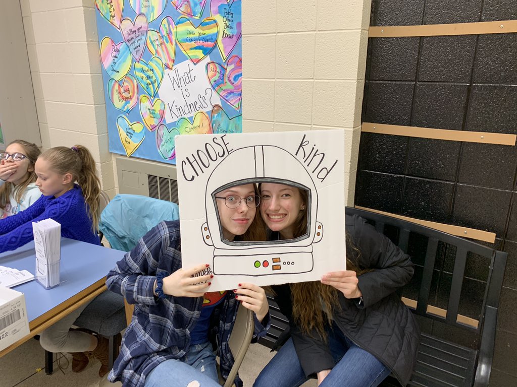 SusquenitaMedia's tweet photo. Spread your kindness! Come to our family movie night to see the movie Wonder. #SusquenitaPride #PECObekind #wonder #bekind #Diversityclub https://t.co/Uh77Ty4lCi
