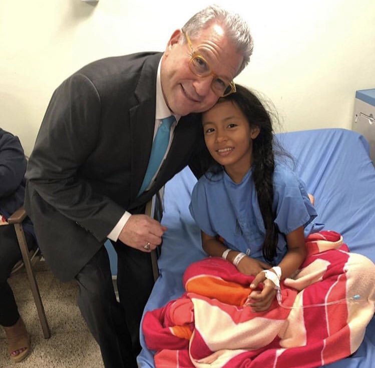 ManuelCohenS's tweet photo. Mi amiguita Keisy nos ha hecho coger un susto grande a sus padres y a mí. Gracias a Dios todo salió bien. Pronto comeremos ciruelas y Guayabas. https://t.co/Ka3Z1j9f6d