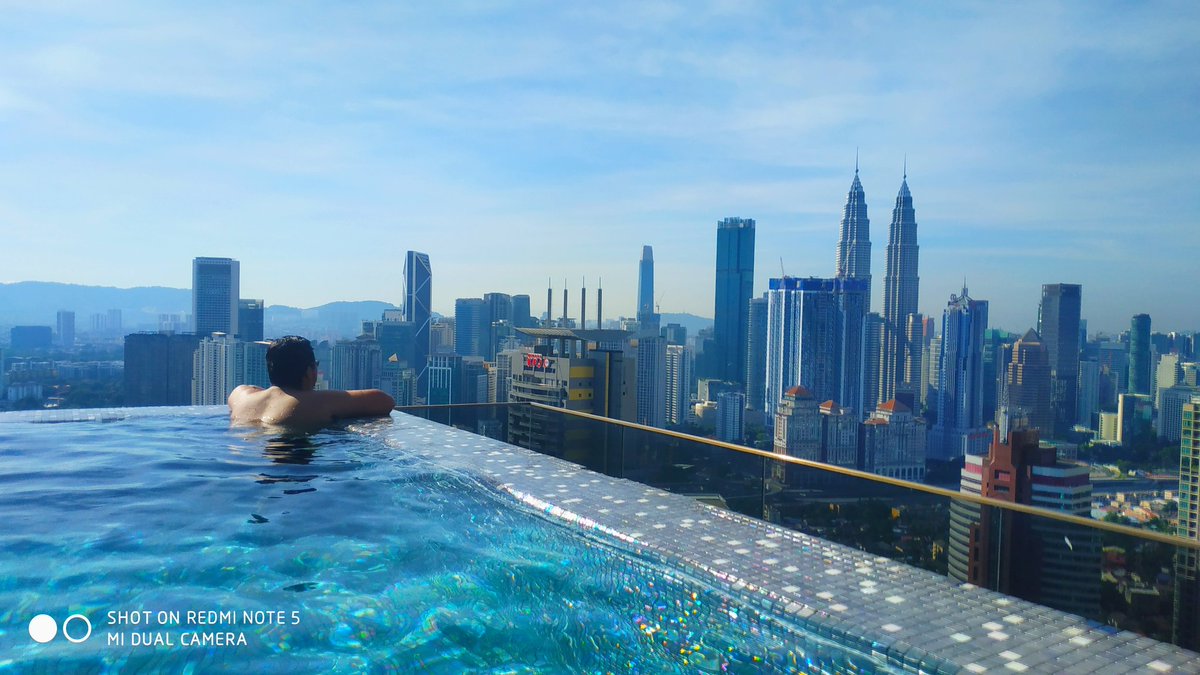 Yusrimau's tweet photo. Di Expressionz ni, korg boleh akses ke Tower A level 48, ada infinity Sky Pool yg awesome gila @pmbrutiketmurah skali lagi sy nk ckp time kasih sbb pias hati gila mai sini..pasni mai baya pn sanggup sbb semuanya tiptop!! #ExpressionZ https://t.co/SKlNWUwRqs