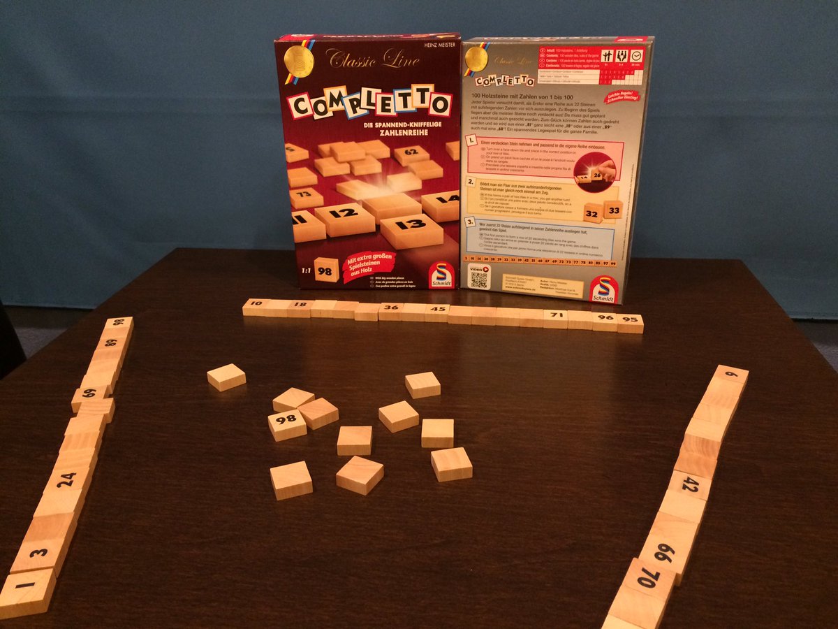 サイコロブクロ 池袋ボドゲ コンプレット は 真ん中からタイルを取って 自分の列に置いていき自分の列を表向きの並び数字にしていくゲームです 地味な見た目ですが じっくり遊べる ゲームなのでお酒を飲みながら遊ぶのはどうでしょうか おすすめ