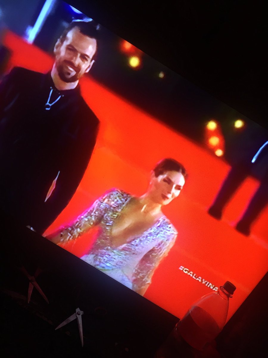 kattytaa_'s tweet photo. @EugenialemosOK  linda hermosa @matiaskosznik  #GaladeViña https://t.co/FGEU4fzDfd