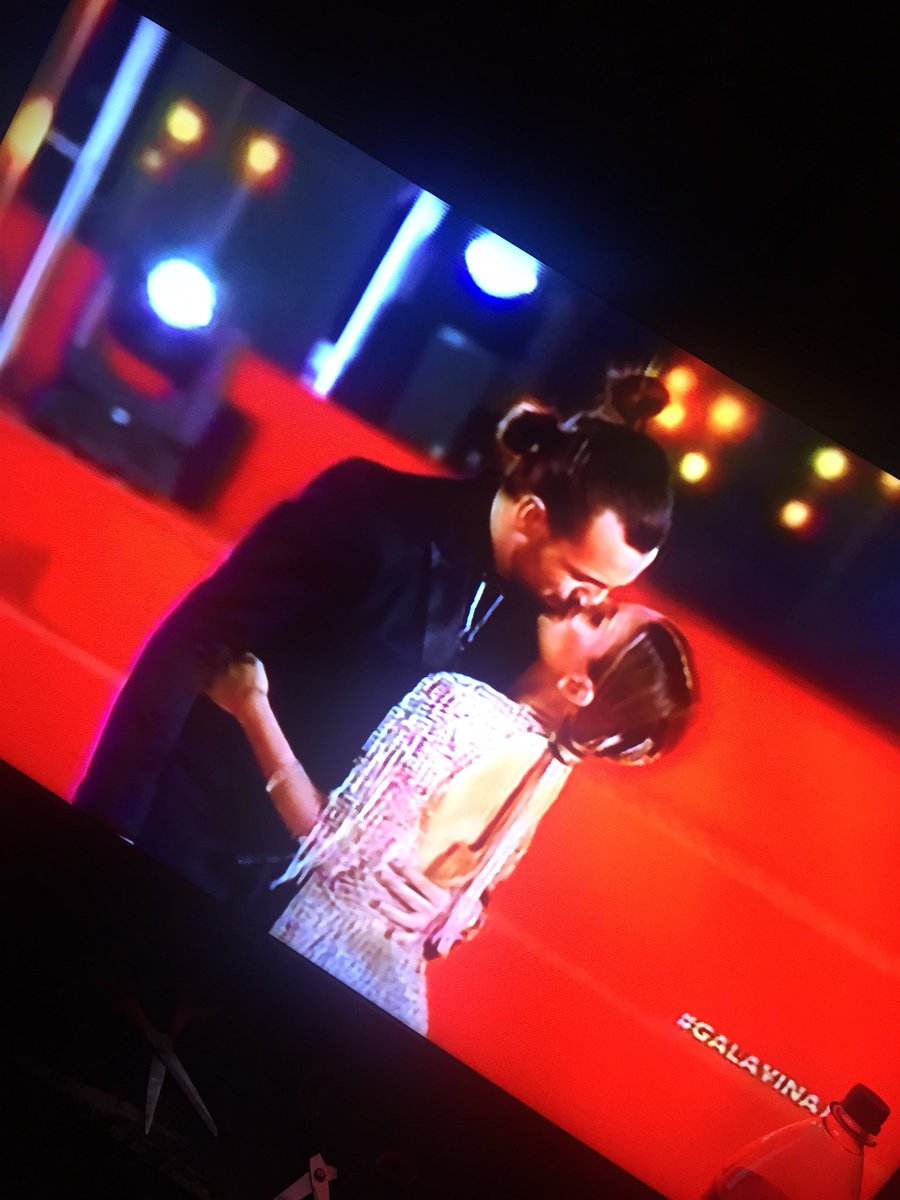 kattytaa_'s tweet photo. @EugenialemosOK  linda hermosa @matiaskosznik  #GaladeViña https://t.co/FGEU4fzDfd