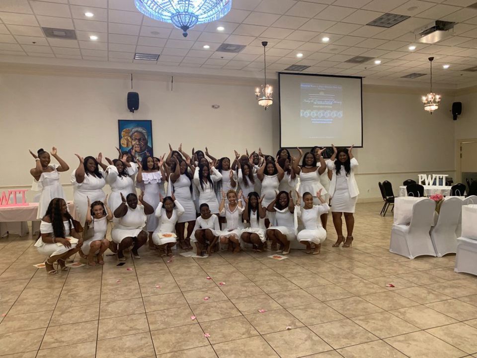 LiyaaaahT's tweet image. Sooo I did this thing 💖
#PWTT #Ethereal36 #CrownsUp