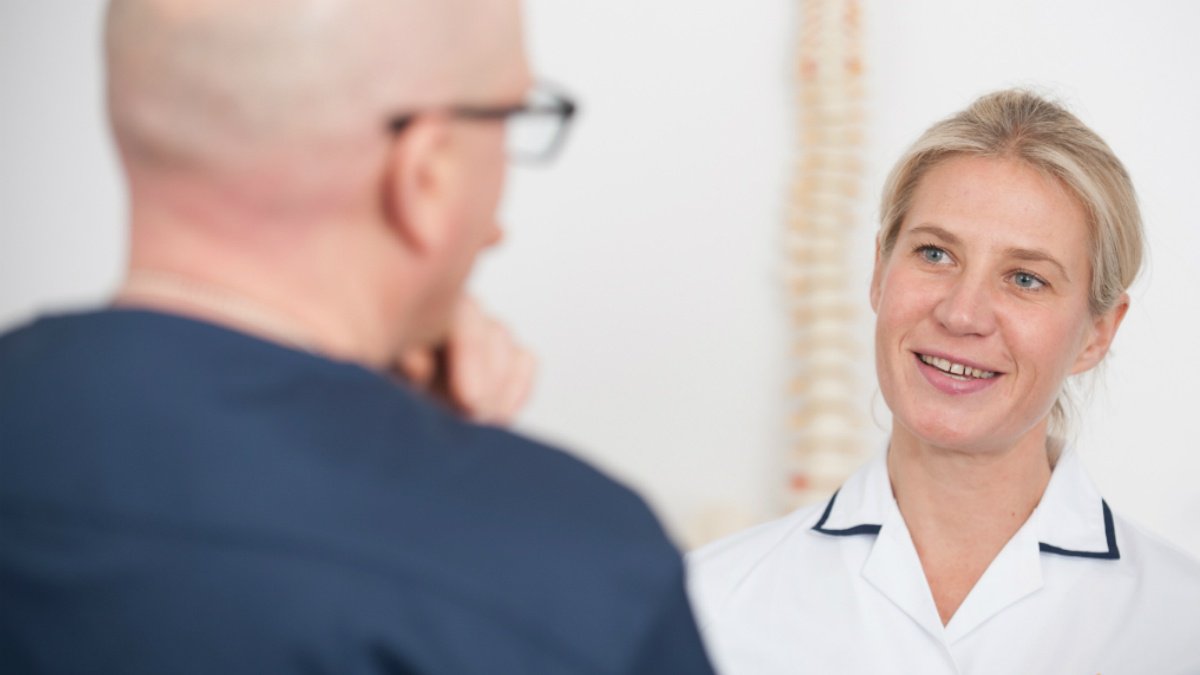 thecsp's tweet image. Public welcomes physios working in GP surgeries, as NHS highlights the benefits bit.ly/2tBb23T