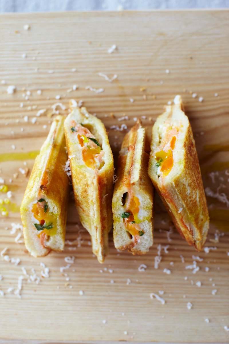 Jamie Oliver On Twitter Hot Sandwich Heaven For You Right Here Smoked Salmon Egg Toastie Who Wants This For Breakfast P250 In Jamie S 15 Minute Meals Weekendbreakfast Https T Co O3vkcvflfn
