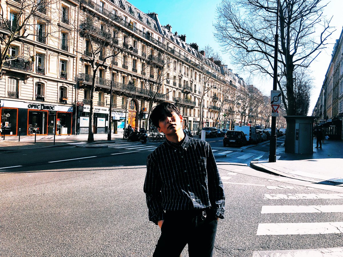 official_ACE7's tweet photo. [#에이스_준]  Bye Paris🤚🏻💕
#France #Paris https://t.co/uN8qlK3H7F