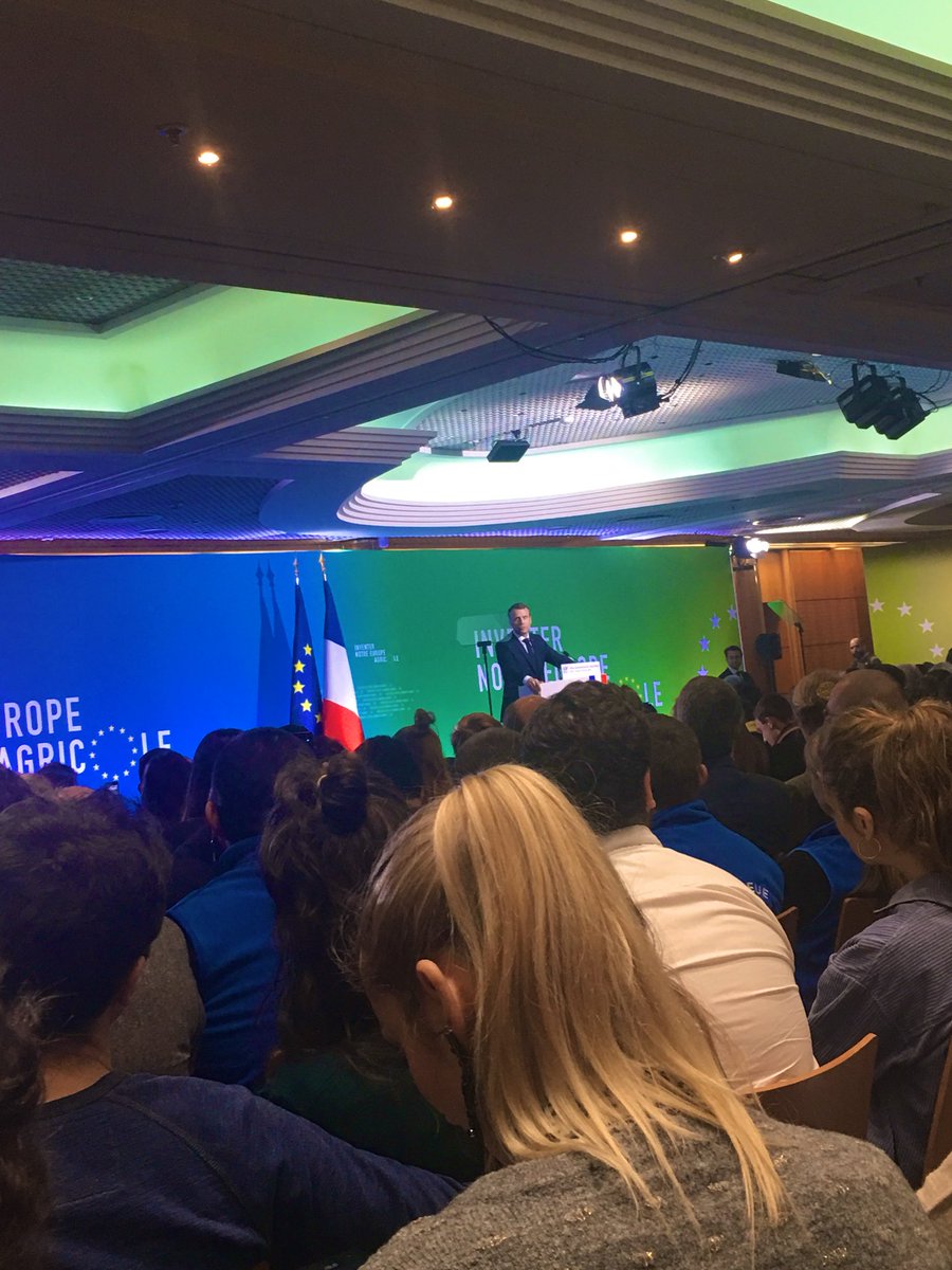 TessM2S's tweet photo. Discours PR @EmmanuelMacron : « Si l’Europe doit protéger les agriculteurs, elle doit aussi protéger les consommateurs » #SIA2019 #PAC #Europe #PositiveAgriculture https://t.co/cqekcD9urJ