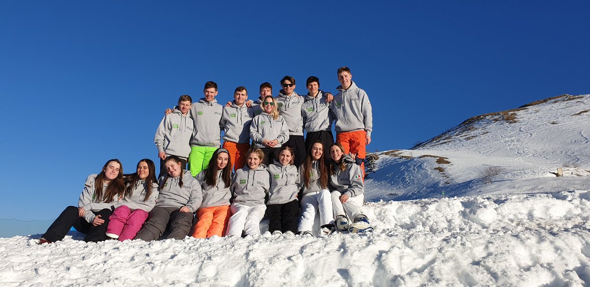 FederatedSki's tweet photo. @GrammarPE @LCGSY @GuernseyCollege students and staff at the top of @prato_nevoso. Amazing experience had by all. https://t.co/UkXp4JpYJY