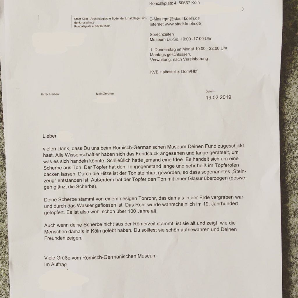 luthersoehnchen's tweet photo. Mein Sohn (6) hat eine Scherbe im Garten gefunden. Er dachte, sie wäre römisch. Ich meinte, er solle ans Museum schreiben. Nun kam die Antwort. Wie wunderbar! Danke, Stadt Köln. Sowas macht Kindern Mut.  #kinder #stadtköln #grossartig https://t.co/f9zXxCaIDF