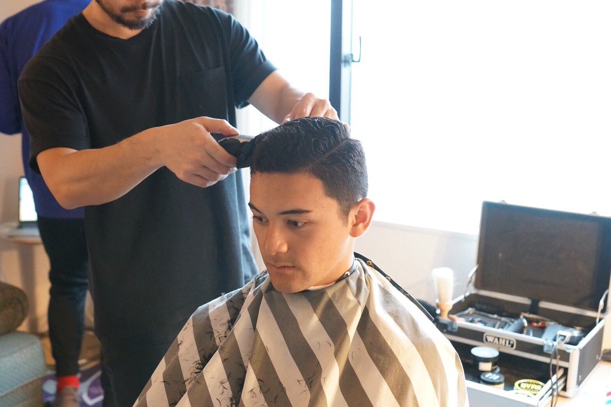 鈴木 優 V Twitter いつもお世話になっているmerican Barbershopのhead Barberを務めるウッティーヨースケさんに宮崎までお越しいただいてオリックスの選手たくさんを切っていただきました とってもキャッチーで最高です 最高の気分で今日もマウンドに上がれ 鈴木 優 V Twitter いつもお世話になっているmerican Barbershopのhead Barberを務めるウッティーヨースケさんに宮崎までお越しいただいてオリックスの選手たくさんを切っていただきました とってもキャッチーで最高です 最高の気分で今日もマウンドに上がれ