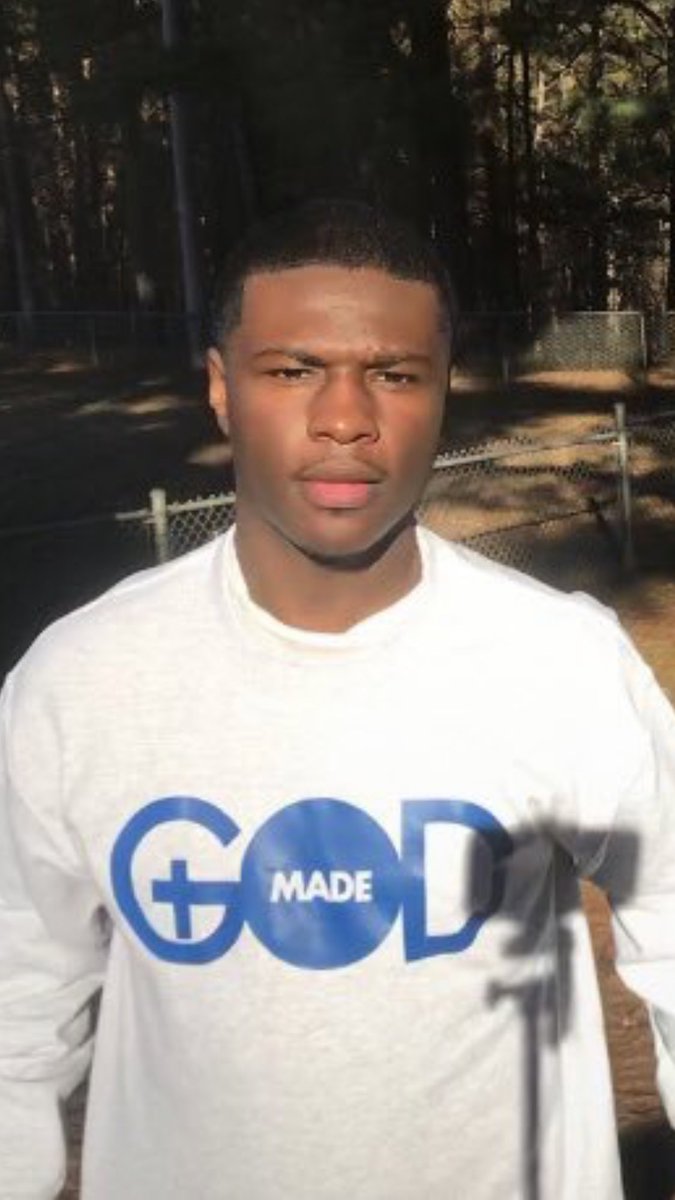 ksb1908's tweet photo. In light of all of the negatives going on, here’s something positive.
A security guard came up to me this morn to tell me that my son helped a young lady in distress on #campus yesterday. She wanted me to know that I raised a great son.😊 #CAU #CAUMom21 #Crizis #DJCrizis #CAU21 https://t.co/XVvHIuYLoS