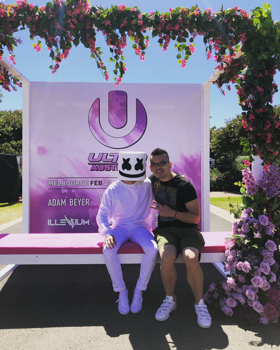 VindicatedAU's tweet photo. marshmello 😮 https://t.co/lf0clsm9Qp